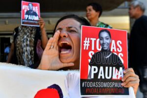 Protestaron frente a Procuraduría para pedir justicia por Paula Santana. Foto: Danny Polanco