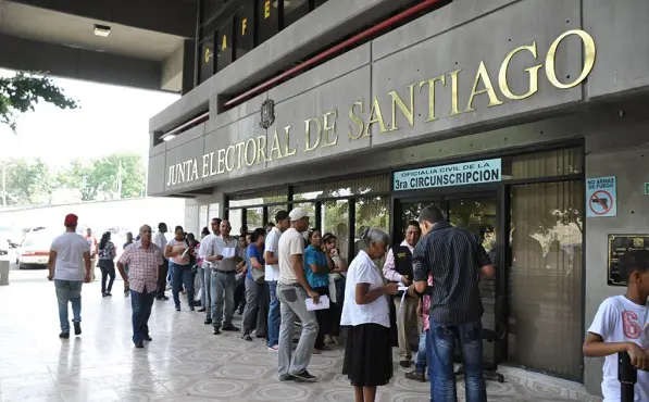 Depositan acusación contra 13 implicados red operaba en torno Junta Electoral de Santiago