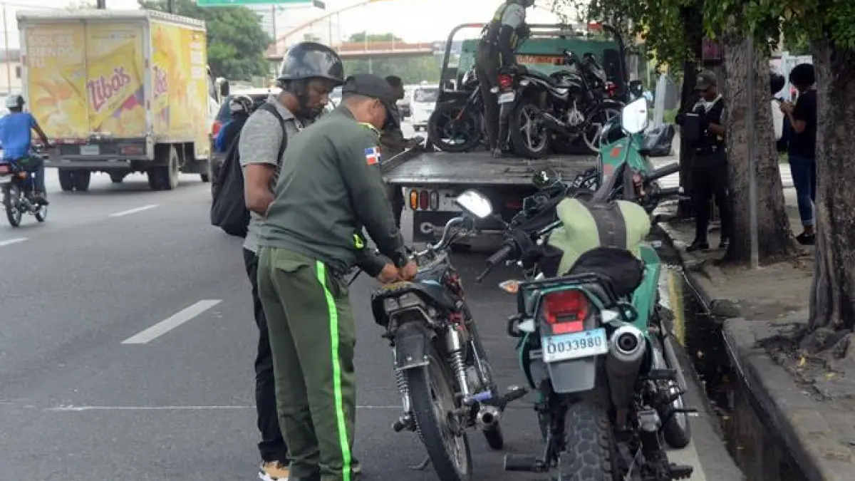 ASDE decide imponer multas de tránsito a motoristas que transiten por las aceras