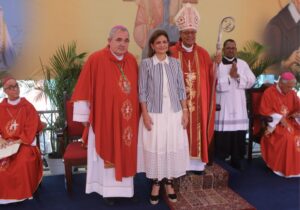 Mons. Faustino Burgos Brisman es instalado obispo de Baní