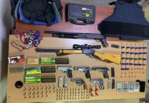 PN y MP en Santiago desmantelan red criminal y decomisan armas de fuego ilegales