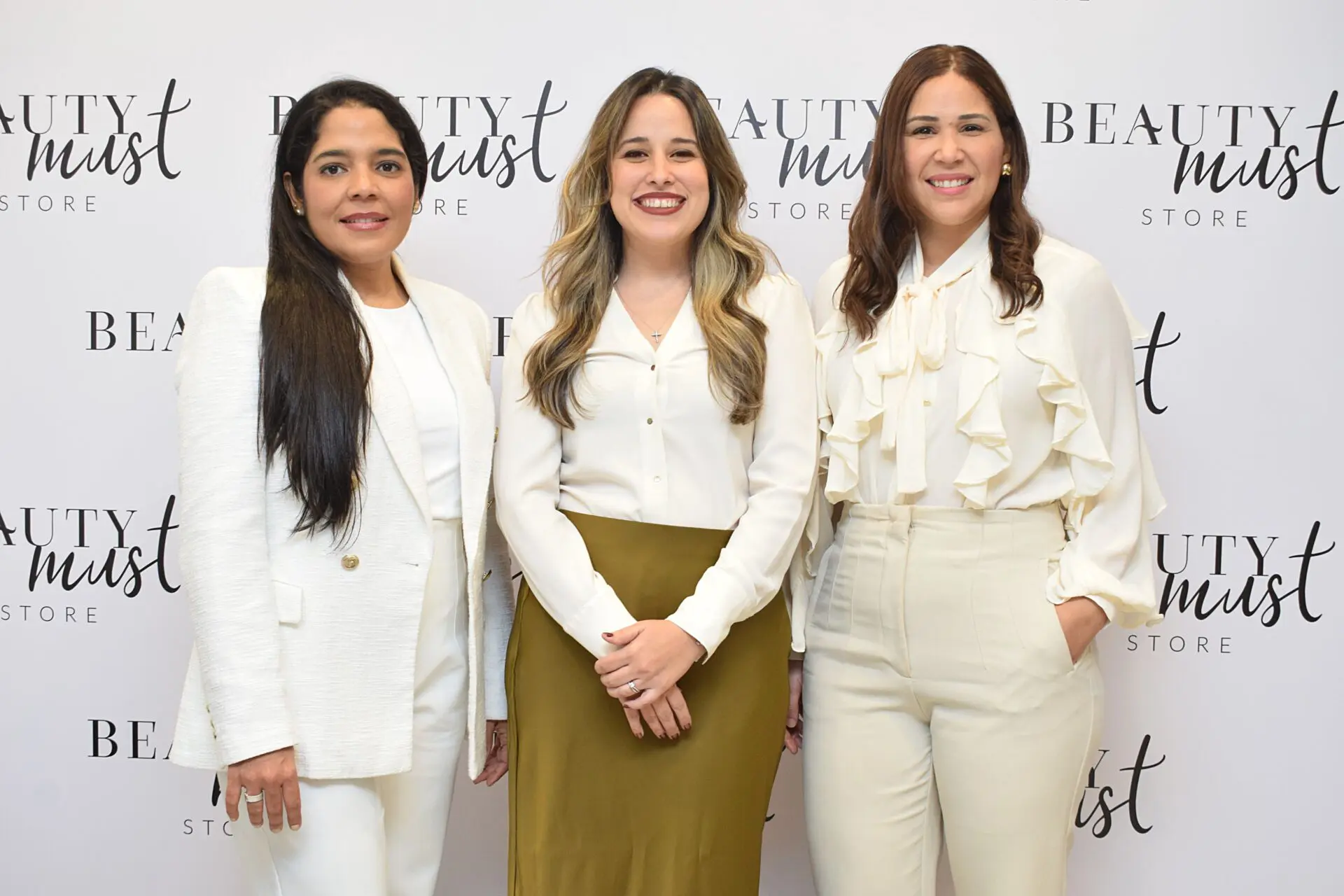 Rafsil Mena, Dominique Nadal y Ámbar Hernández. FUENTE EXTERNA