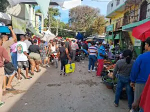 Este día de Nochebuena poca circulación de personas en zona comercial de Barahona