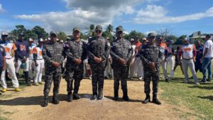 “Navidad Deportiva con la Policía 2024” cierra en Palenque con intercambio de béisbol