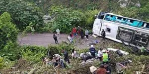 Al menos 12 muertos y 30 heridos en el accidente de un autobús en el suroeste de Colombia