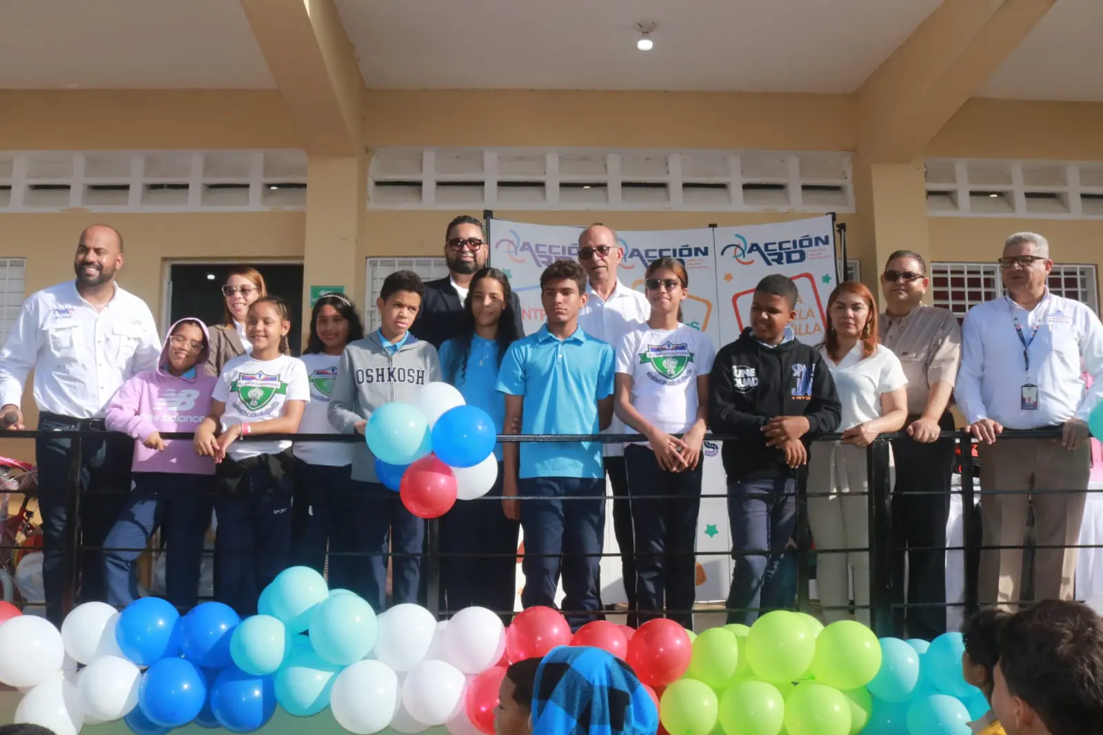 Entregan juguetes por Día de Reyes a niños escuela La Javilla en Puñal