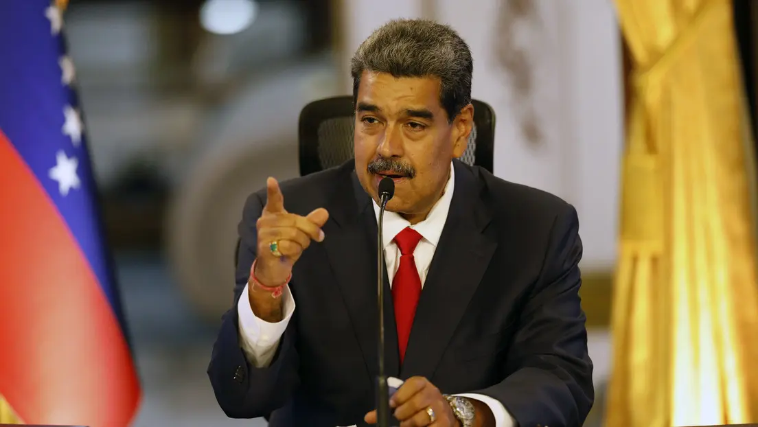 Maduro: "Yo quisiera que el presidente de Panamá tuviera los cojones para defender el canal"