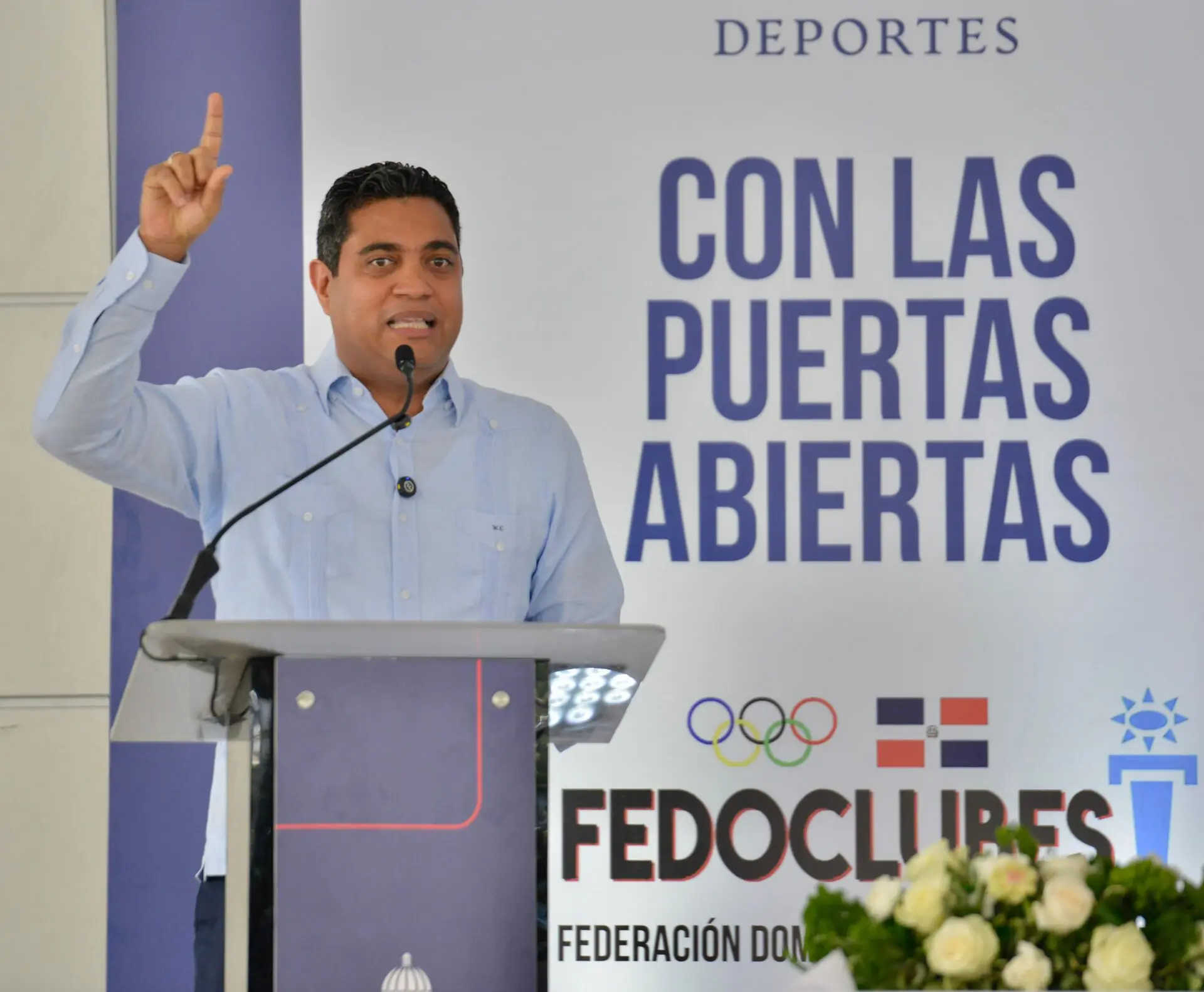 Kelvin Cruz anuncia inversión de 2 mil millones en deportes para 2025