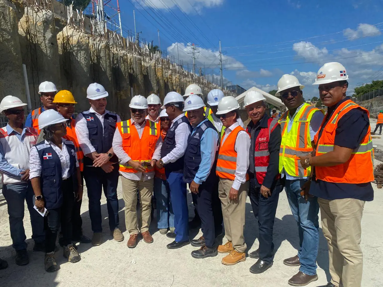 CODIA realiza visita técnica obra construye Obras Públicas Santo Domingo Oeste