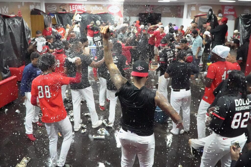 Escogido va a su final 29 de LIDOM, décima frente al Licey