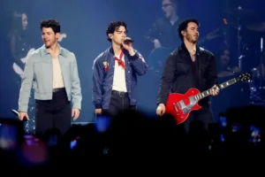 Los Jonas Brothers regresan a Disney para protagonizar una comedia navideña