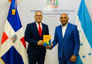 Senador Julito Fulcar Encarnación realiza visita oficial a la Embajada de la RD en Honduras