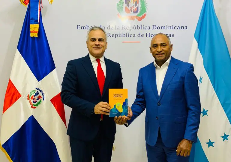 Senador Julito Fulcar Encarnación realiza visita oficial a la Embajada de la RD en Honduras