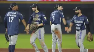 Los Charros de Jalisco de México celebran luego de la victoria de Cardenales de Lara de Venezuela en la Serie del Caribe