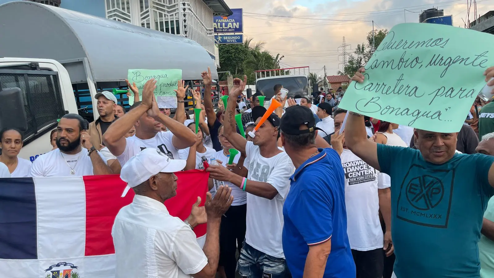 La comunidad de Bonagua realiza marcha pacífica exigiendo la reparación de sus carreteras