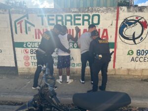 Operativos policiales en La Romana dejan múltiples detenidos y motocicletas recuperadas