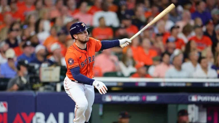 Alex Bregman firma con Boston