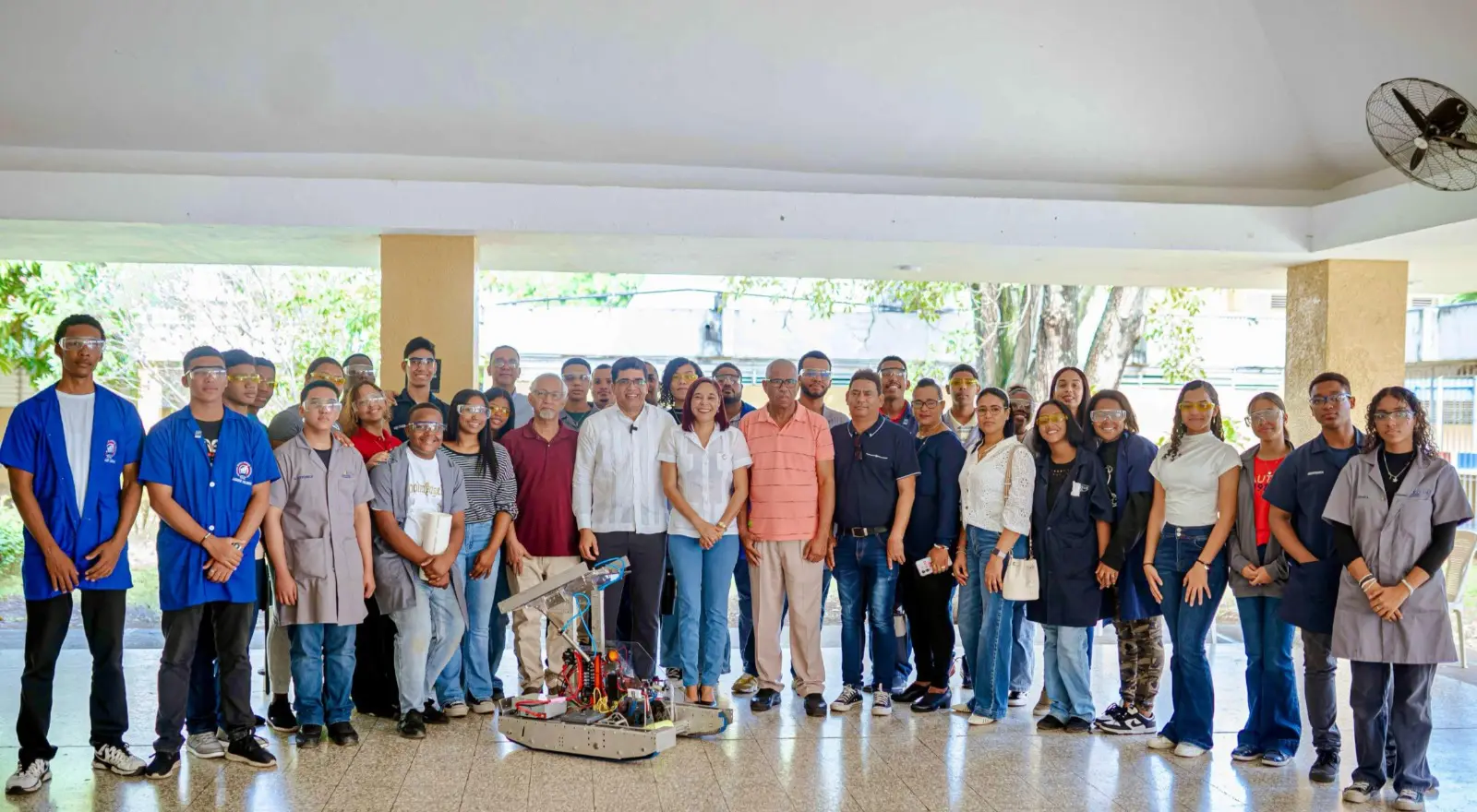 Minerd y ASDE respaldan estudiantes en competencias internacionales