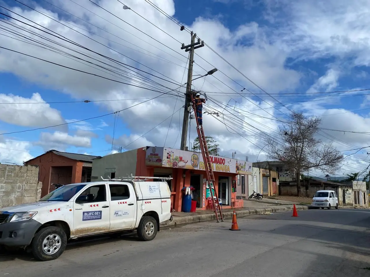EDEEste desmantela 600 conexiones ilegales y capta nuevos clientes