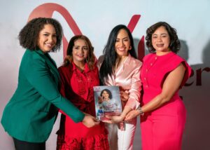 Lanzan primera edición de la revista Mujer Santo Domingo Este