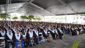 UFHEC gradúa 930 profesionales en nueva investidura de su campus Baní