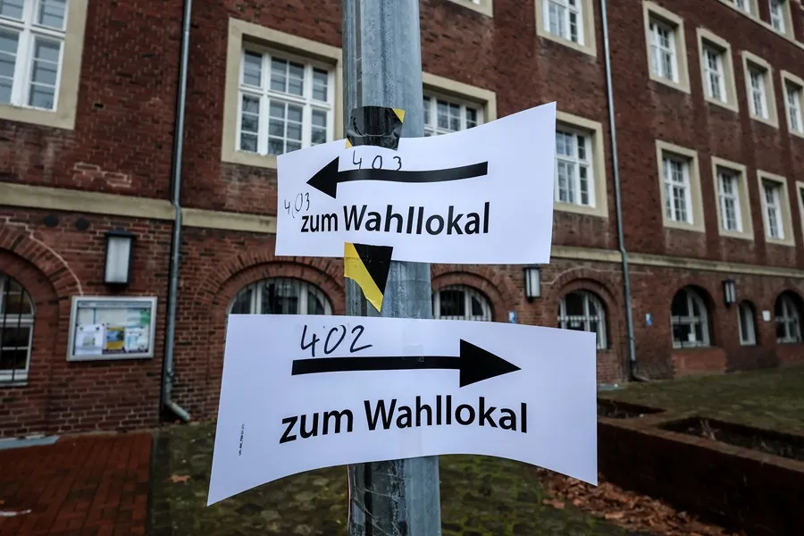 Un colegio electoral en Berlín. EFE/EPA/Filip Singer