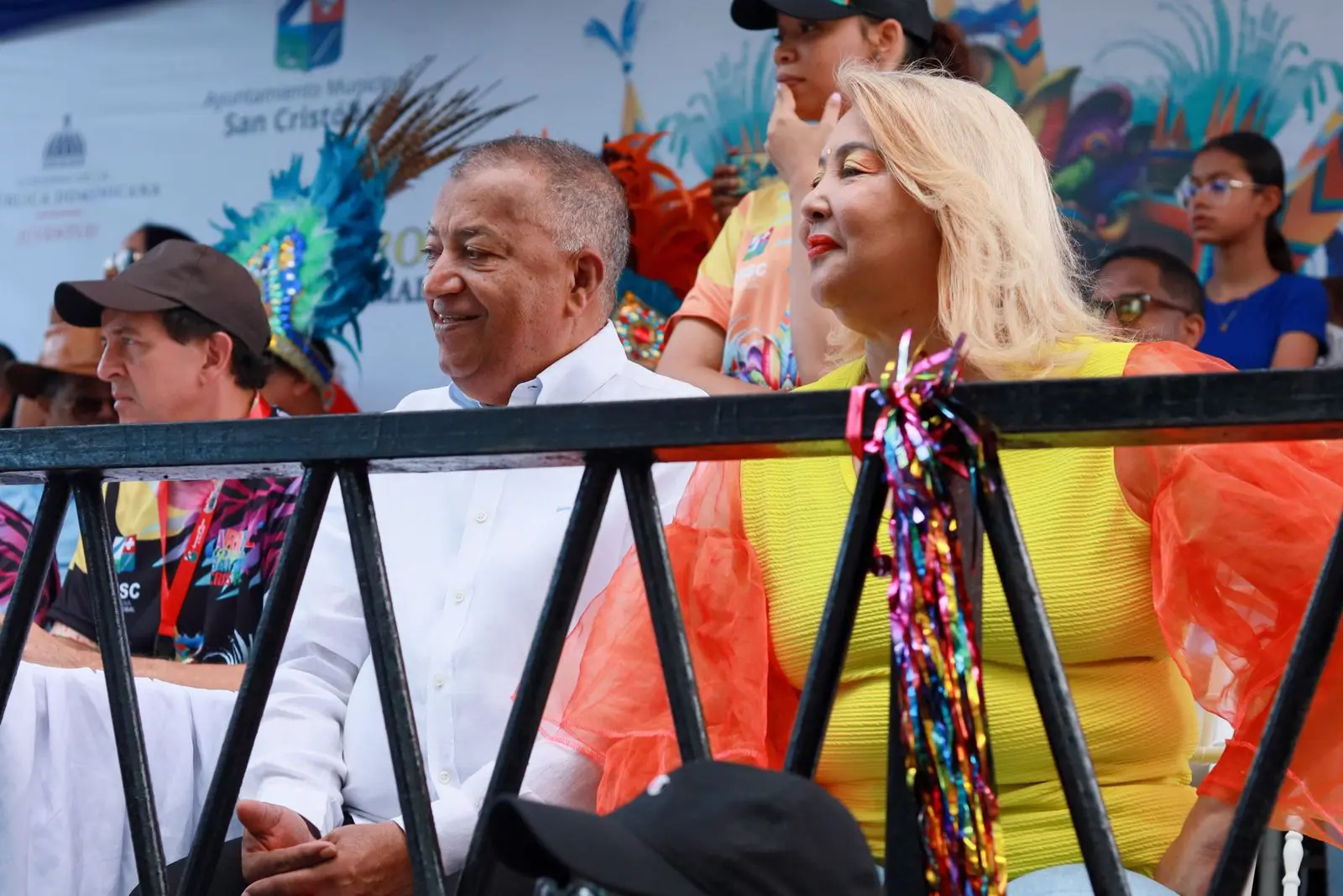 Alcalde Nelson de la Rosa destaca éxito del Carnaval Popular San Cristóbal 2025