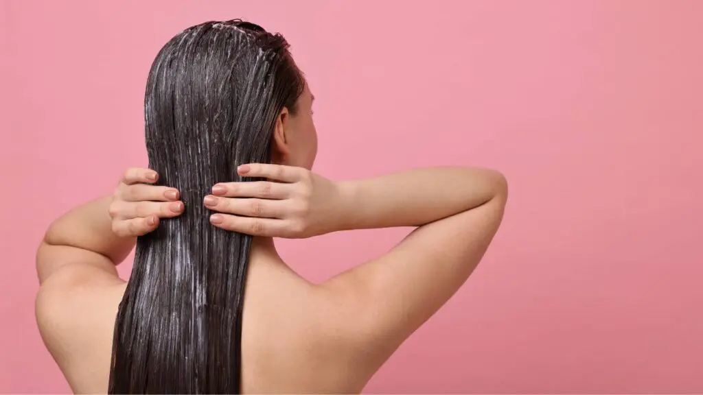 Como eliminar las canas de forma económica y natural con café