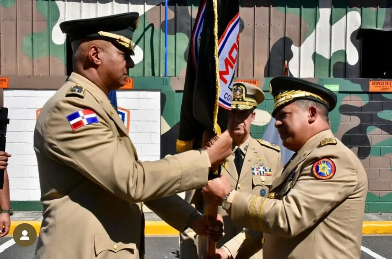 Comipol designa al coronel Luis Rafael Herrera como nuevo director.