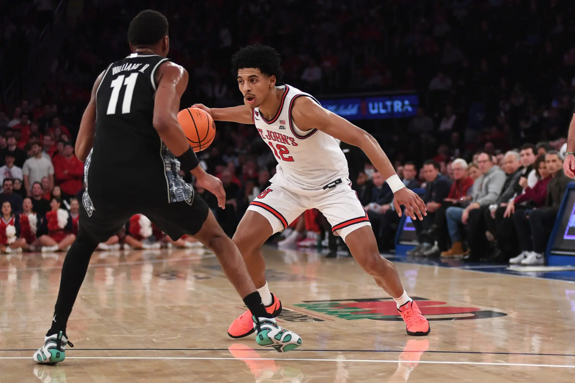 RJ Luis y St. John's vencieron a Seton Hall y aseguraron la conferencia el Big East del baloncesto colegial, por primera vez en desde 1985.