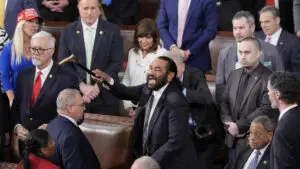 Los demócratas abuchean y obstruyen el discurso de Trump en el Congreso