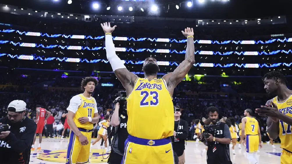 Lebron James hace historia al anotar 50 mil puntos en su carrera