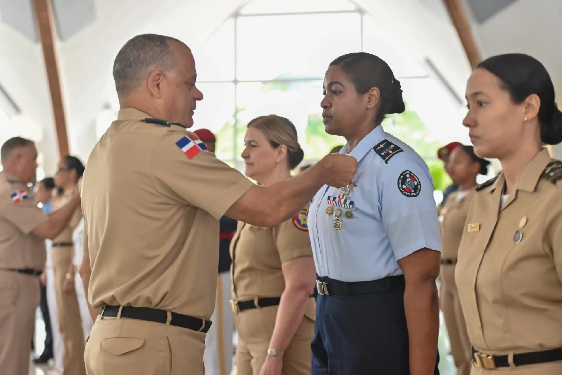 Día Internacional de la Mujer con reconocimiento a militares destacadas