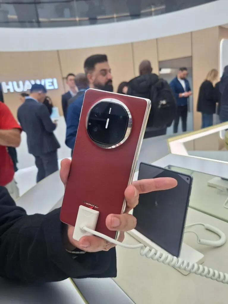 La presentación deL Huawei Mate X 6 en el MWC Barcelona 2025