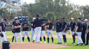 Yankees detrás de lanzador dominicano tras plaga de lesiones