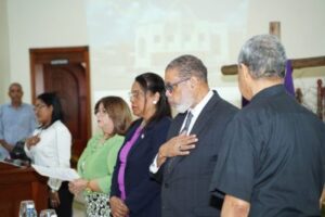 Desarrollo de la Comunidad entrega paneles solares en iglesia de SFM