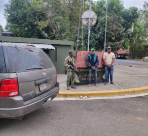 Arrestan a dos hombres contrabandeando cigarrillos en Santiago Rodríguez y Dajabón