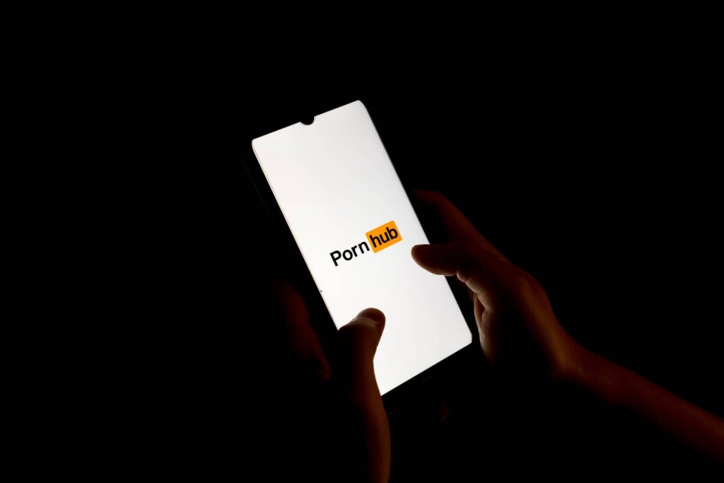 PornHub es propiedad del grupo de entretenimiento Aylo, con sede en Montreal, Canadá