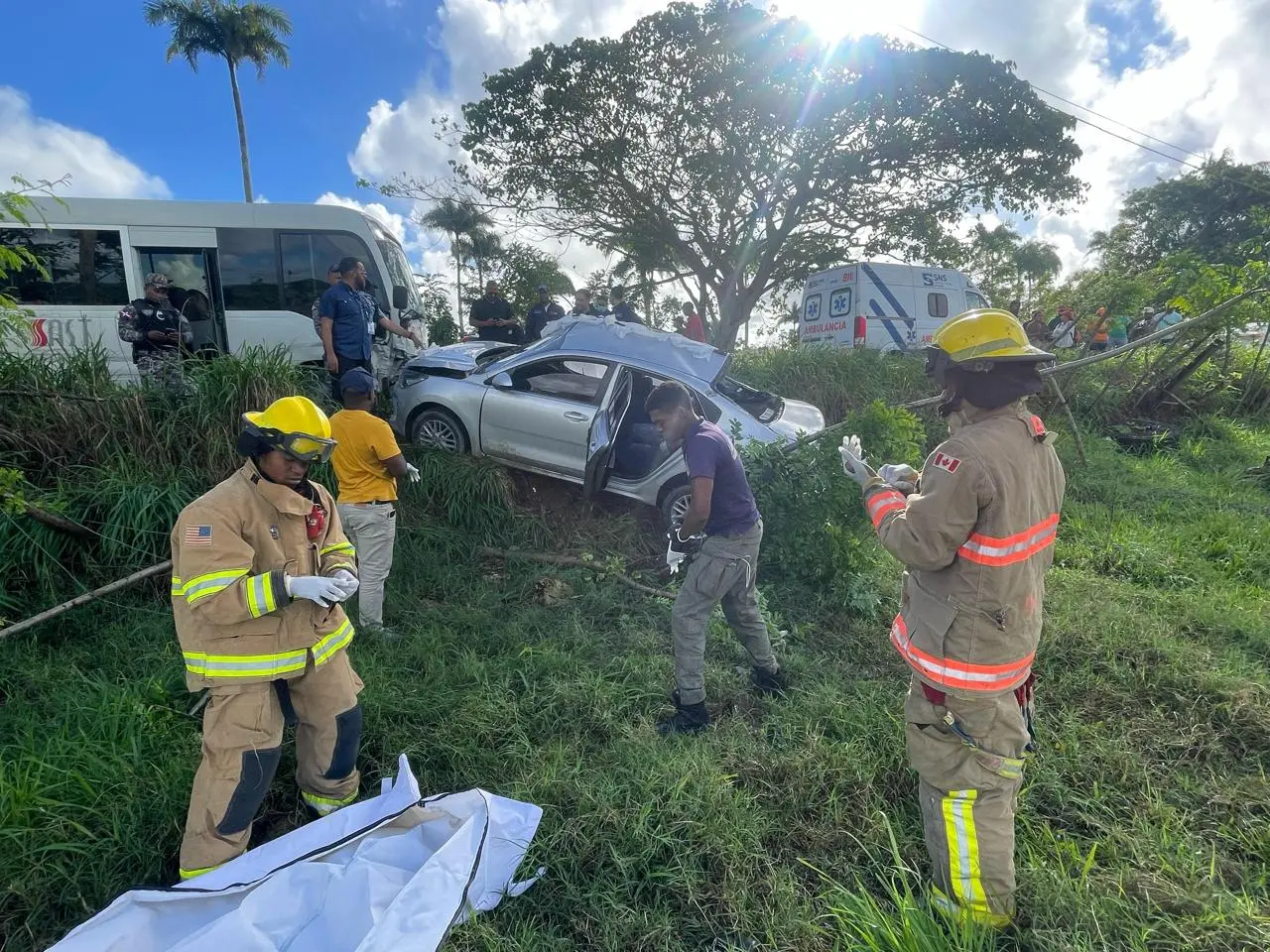 Dos hermanos pierden la vida en accidente en Verón