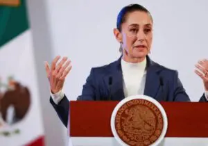 Presidenta de México confirma hackeo de su teléfono y correo electrónico