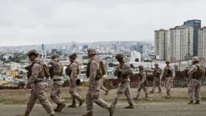 México avala la entrada de 155 militares armados de EE.UU.