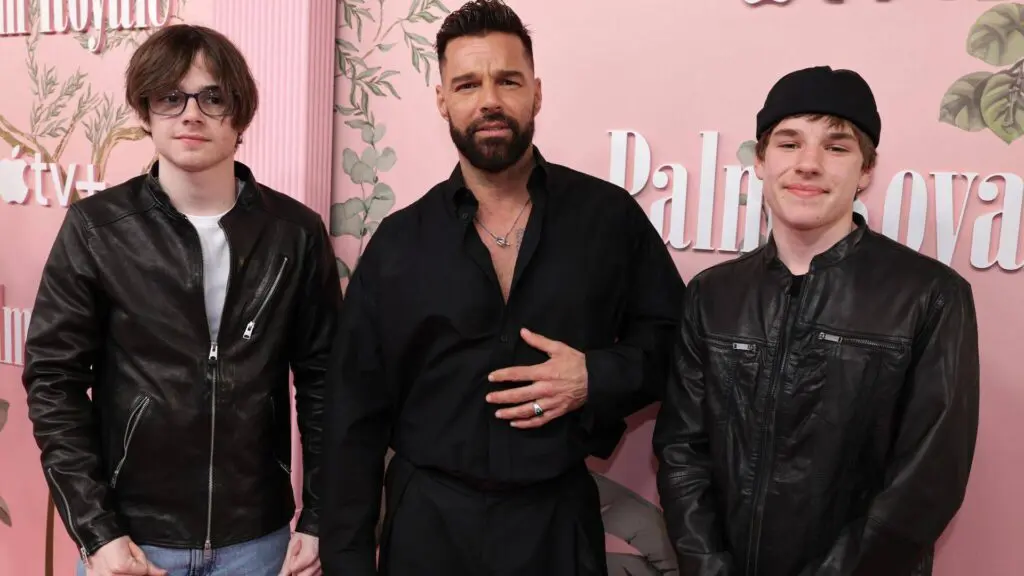 Hijo de Ricky Martin sorprende al mostrar su talento en el béisbol