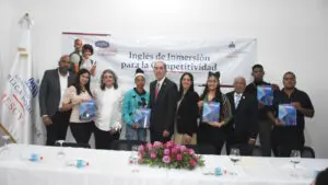 Mescyt impacta a comunitarios en Santo Domingo Este con programa para enseñar inglés