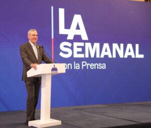 Presidente Abinader propondrá aumentos de 30% y 25% al salario mínimo en sectores Turismo y Zona Franca