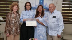 Iris Rijo de Vásquez, Virinnia de Fernández, Nurys de González y Andrés Aybar.. FUENTE EXTERNA