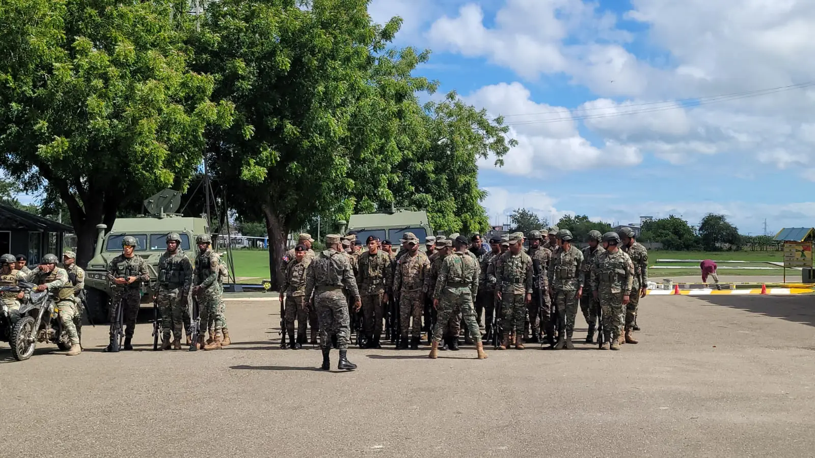 Llegan ciento de refuerzos militares equipos y Helicópteros a reforzar la frontera en Dajabón