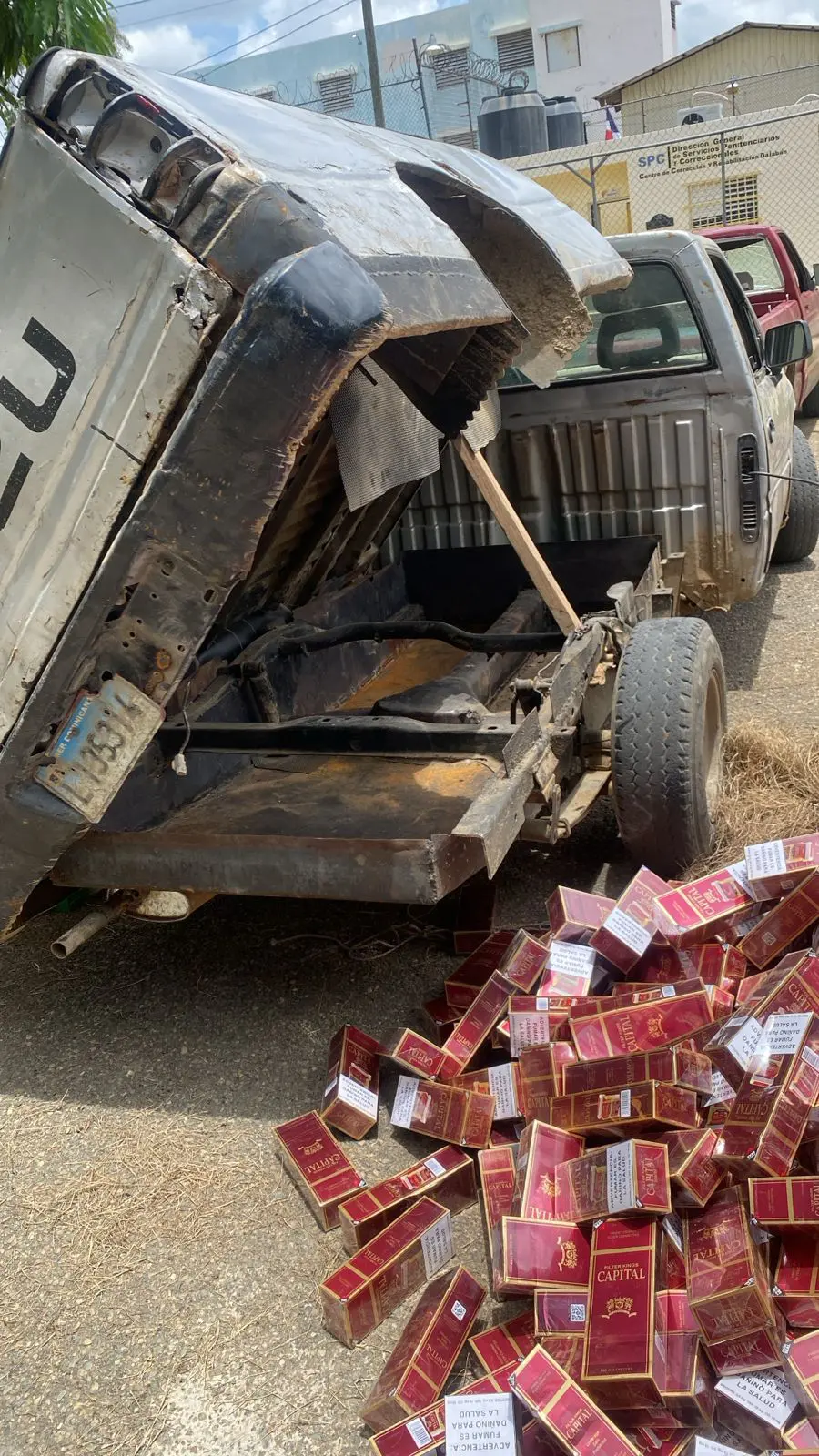 En dos camionetas encuentran contrabando de 217,800 cigarrillos en Dajabón