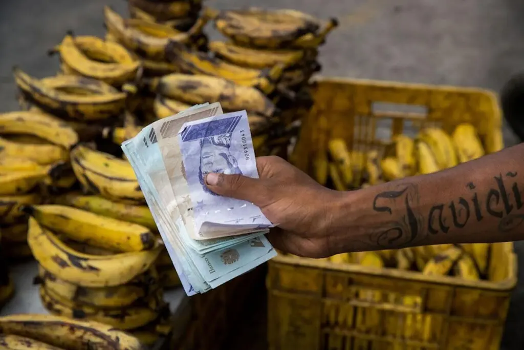Salario mínimo en Venezuela 2025: la propuesta para Maduro