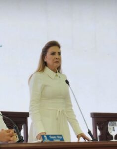 Carolina Mejía exhibe logros durante su quinta rendición de cuentas