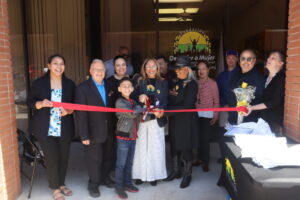 Jacqueline Tineo, Joseph Decroce, Jackeline Soriano Fountain, Belkis Díaz, Carmen Guillén y Luis y Martha Pereda y Eric Aldarondo Tineo, entre otros. FUENTE EXTERNA